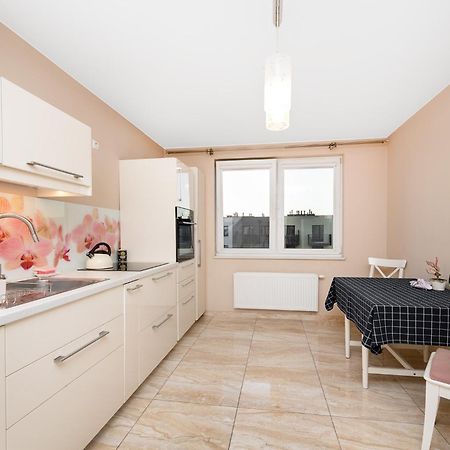 Cozy Corner: Apartment With Wifi And Private Balcony Wrocław Exteriör bild