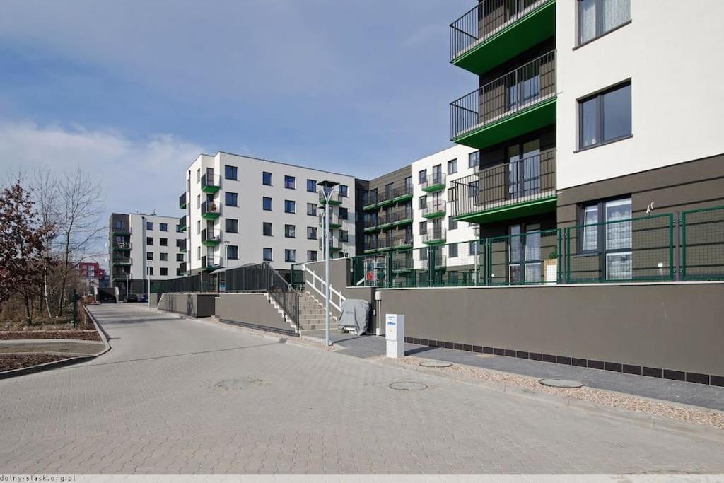 Cozy Corner: Apartment With Wifi And Private Balcony Wrocław Exteriör bild