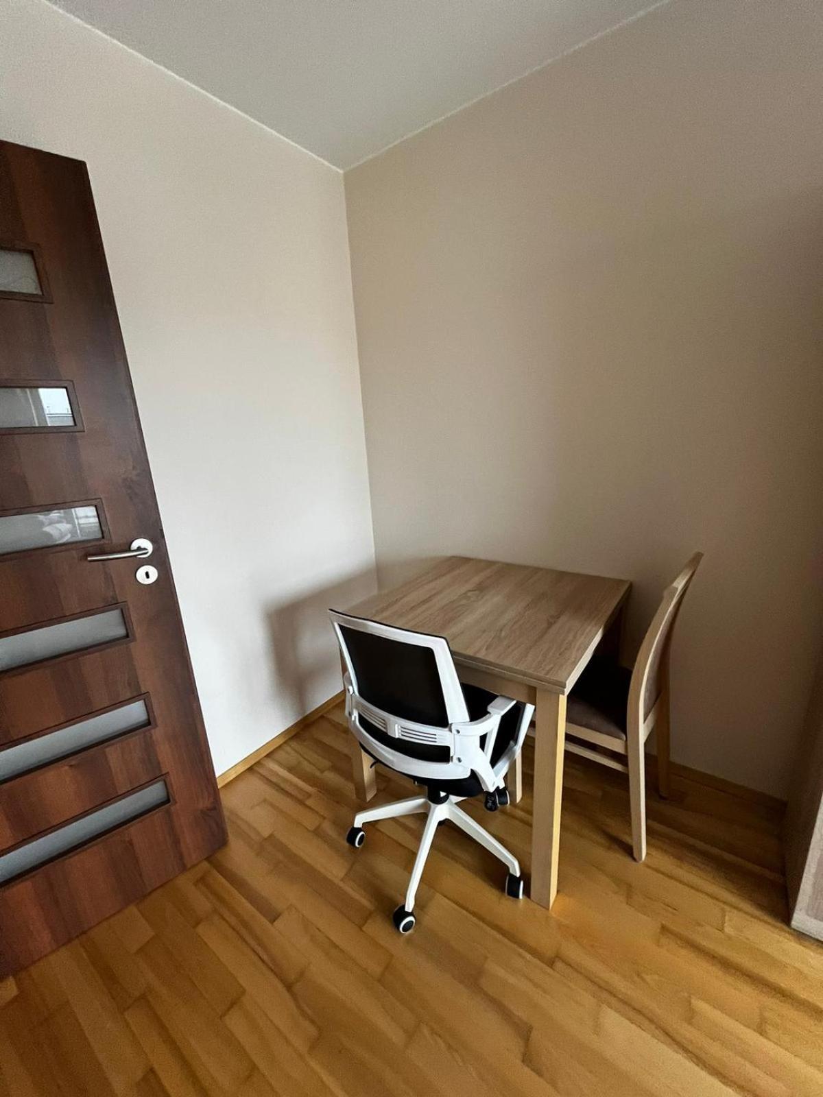 Cozy Corner: Apartment With Wifi And Private Balcony Wrocław Exteriör bild