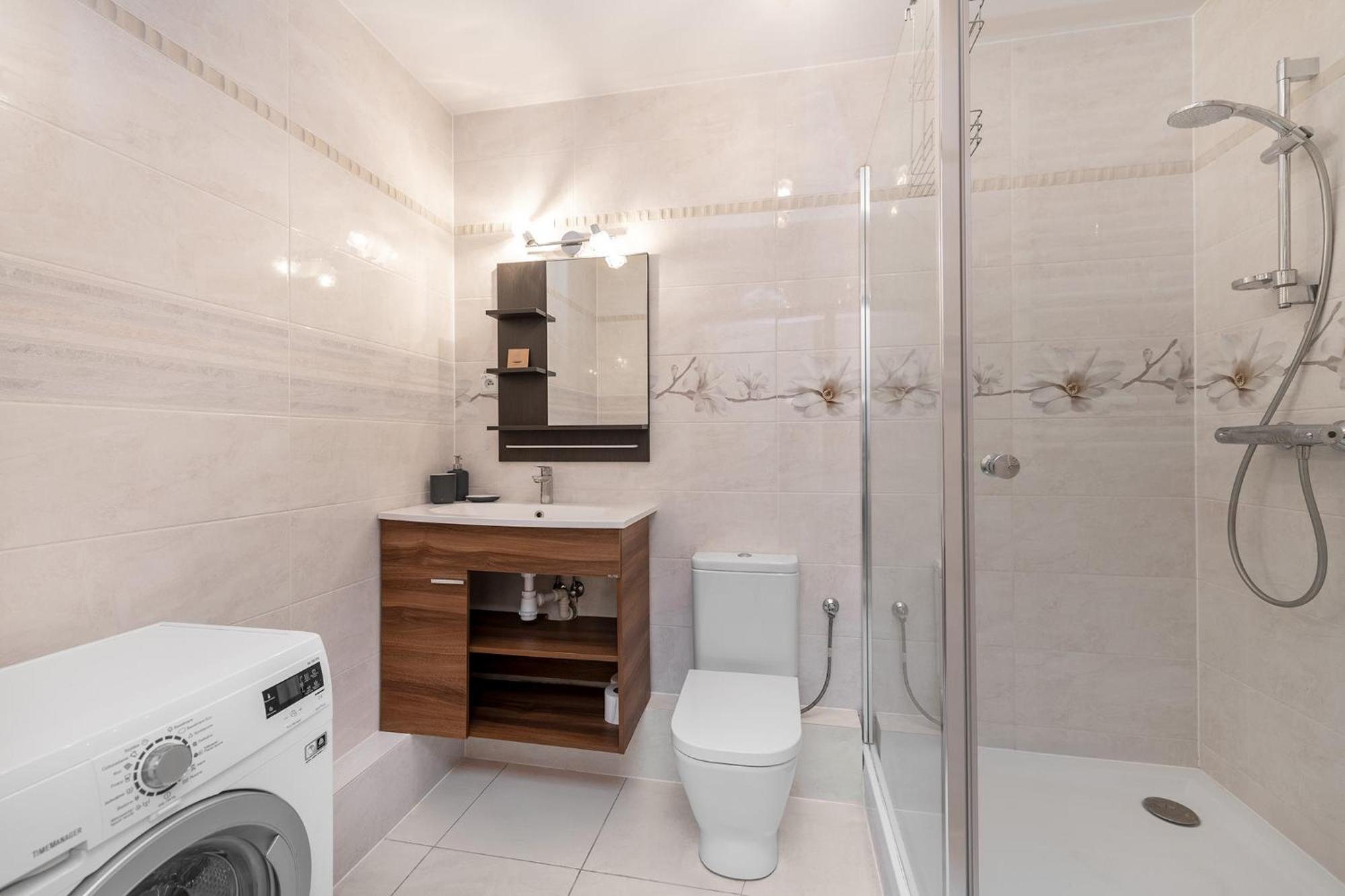 Cozy Corner: Apartment With Wifi And Private Balcony Wrocław Exteriör bild